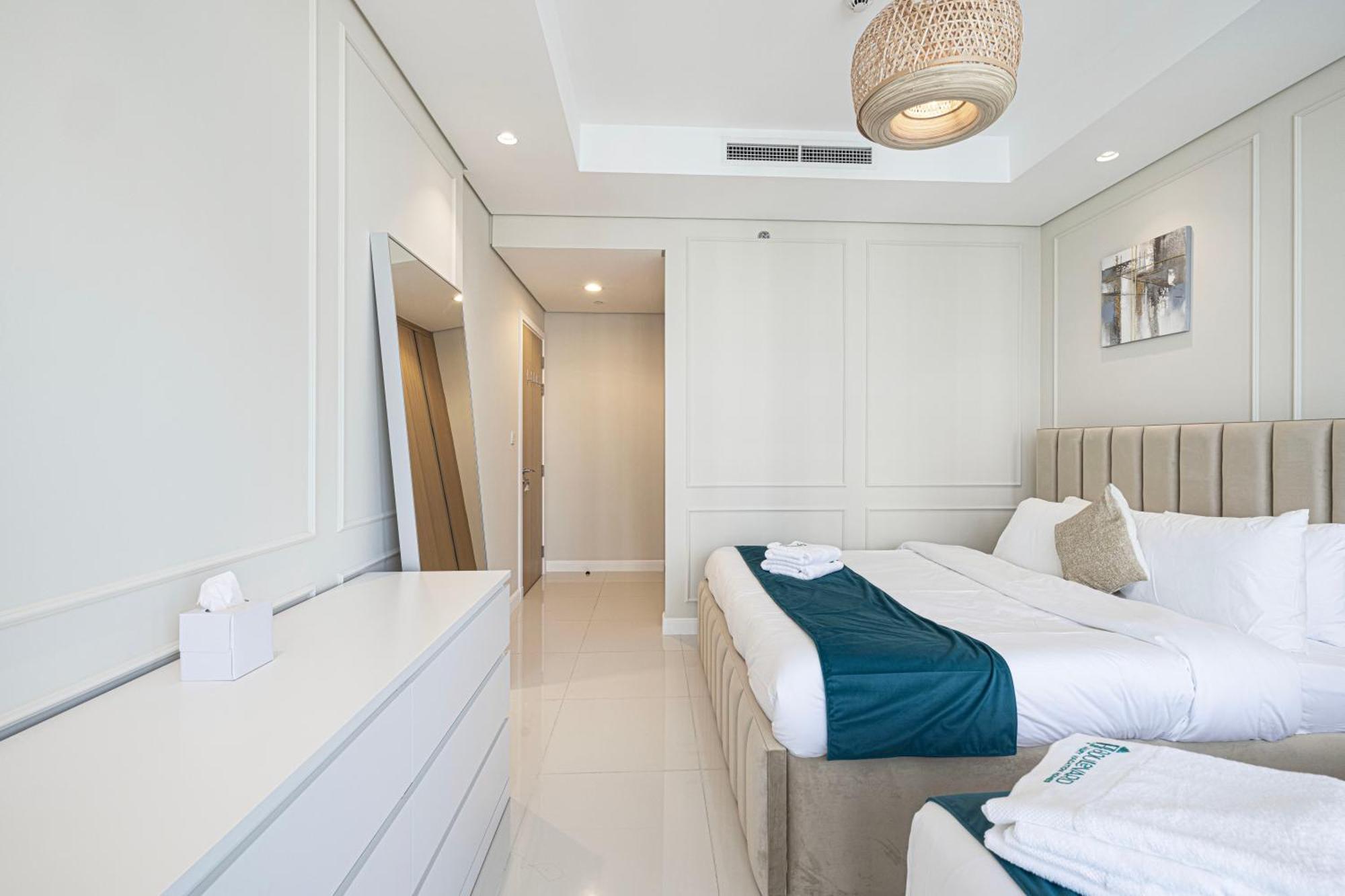 Apartment Boulevard 2 Bedroom Family With Burj Khalifa View And Infinity Pool In 64th Floor Downtown