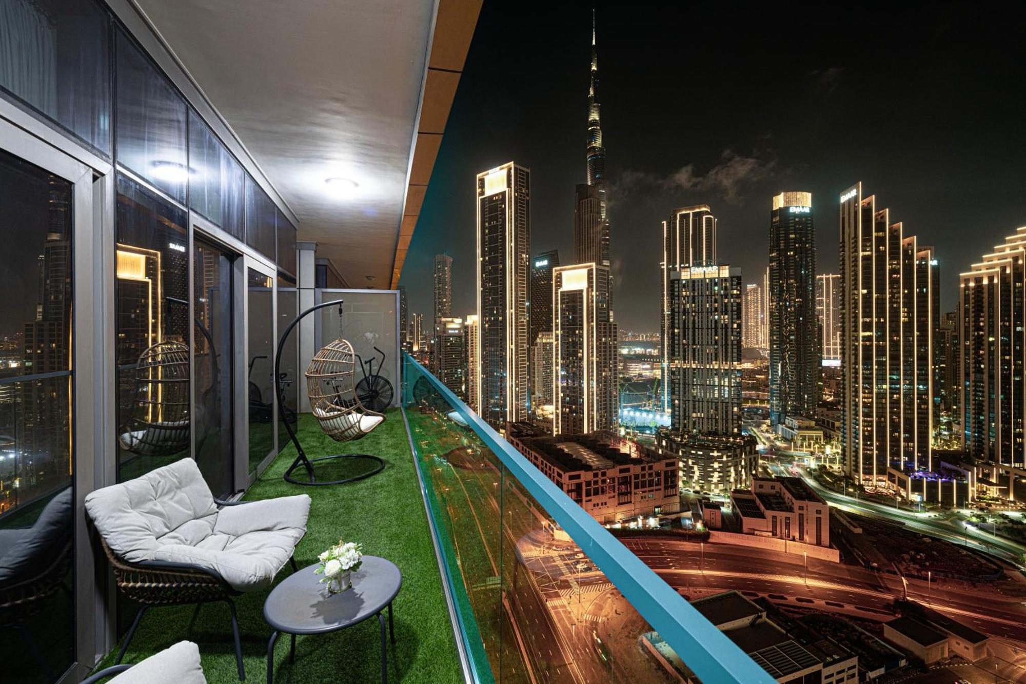 Boulevard 2 Bedroom Family With Burj Khalifa View And Infinity Pool In 64th Floor Downtown Apartment *