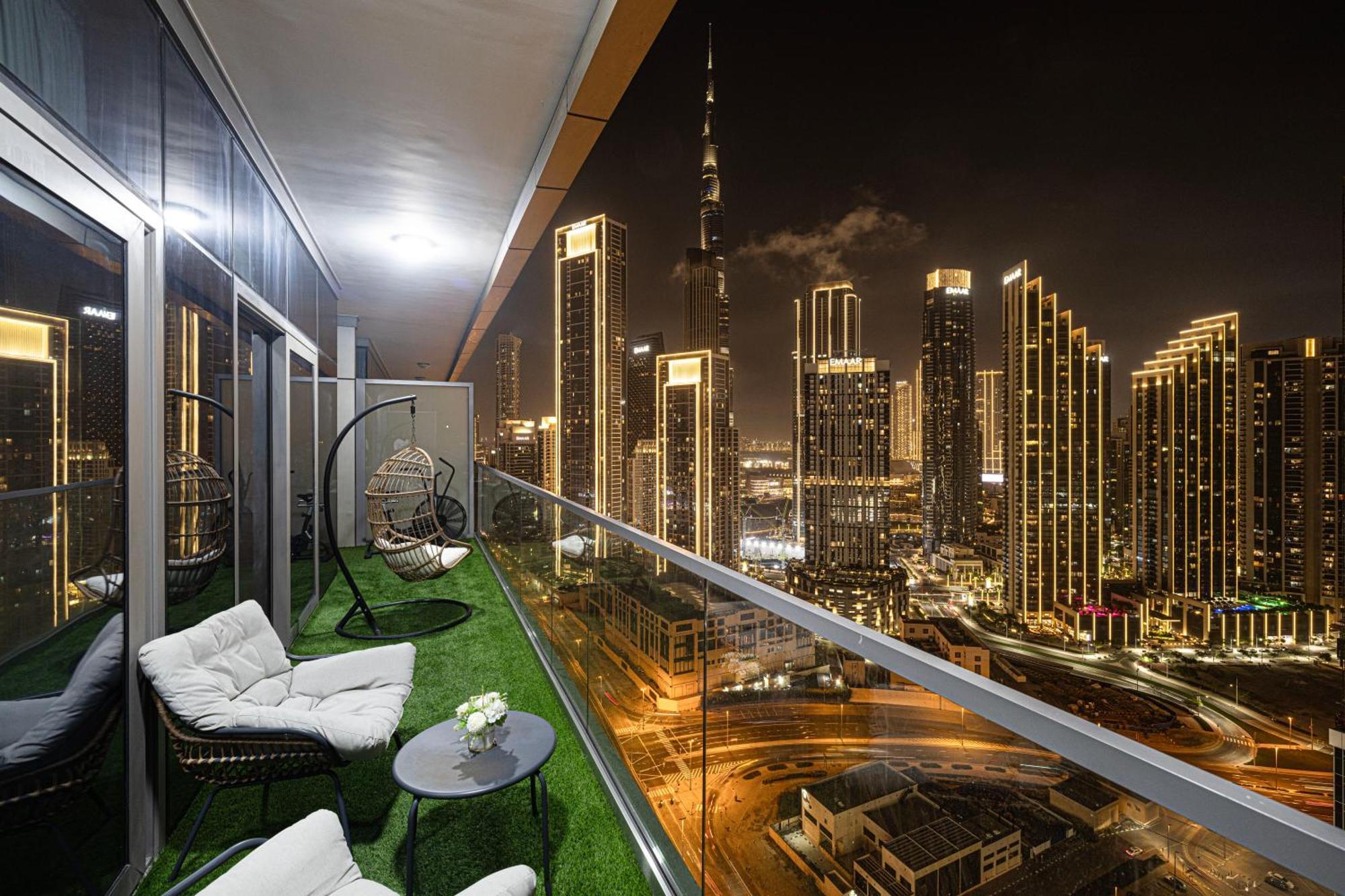 Boulevard 2 Bedroom Family With Burj Khalifa View And Infinity Pool In 64th Floor Downtown Dubai
