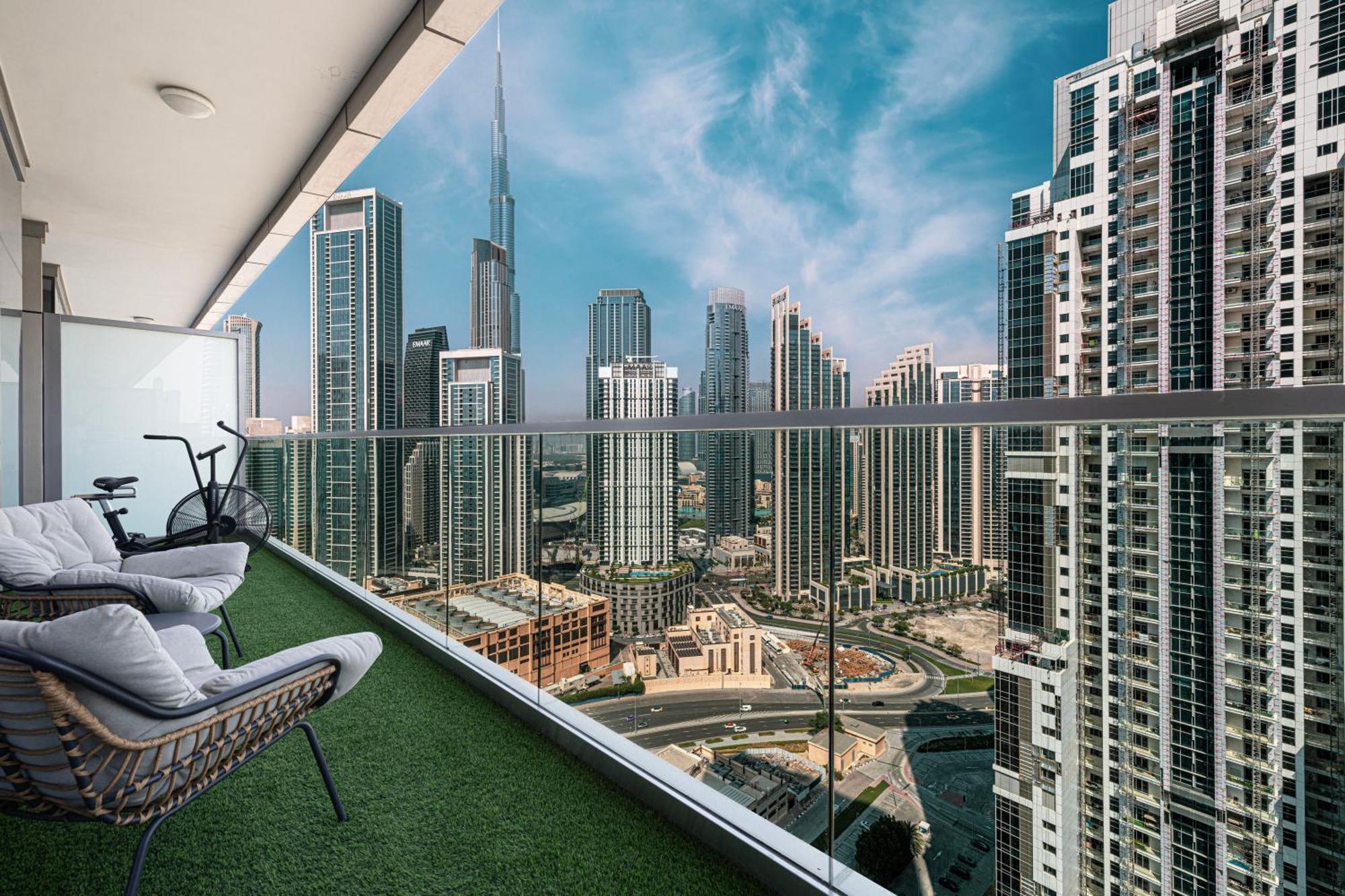 Boulevard 2 Bedroom Family With Burj Khalifa View And Infinity Pool In 64th Floor Downtown Apartment *