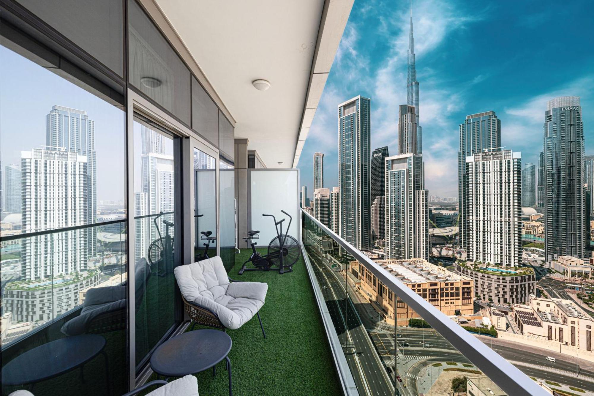 Boulevard 2 Bedroom Family With Burj Khalifa View And Infinity Pool In 64th Floor Downtown Apartment Dubai