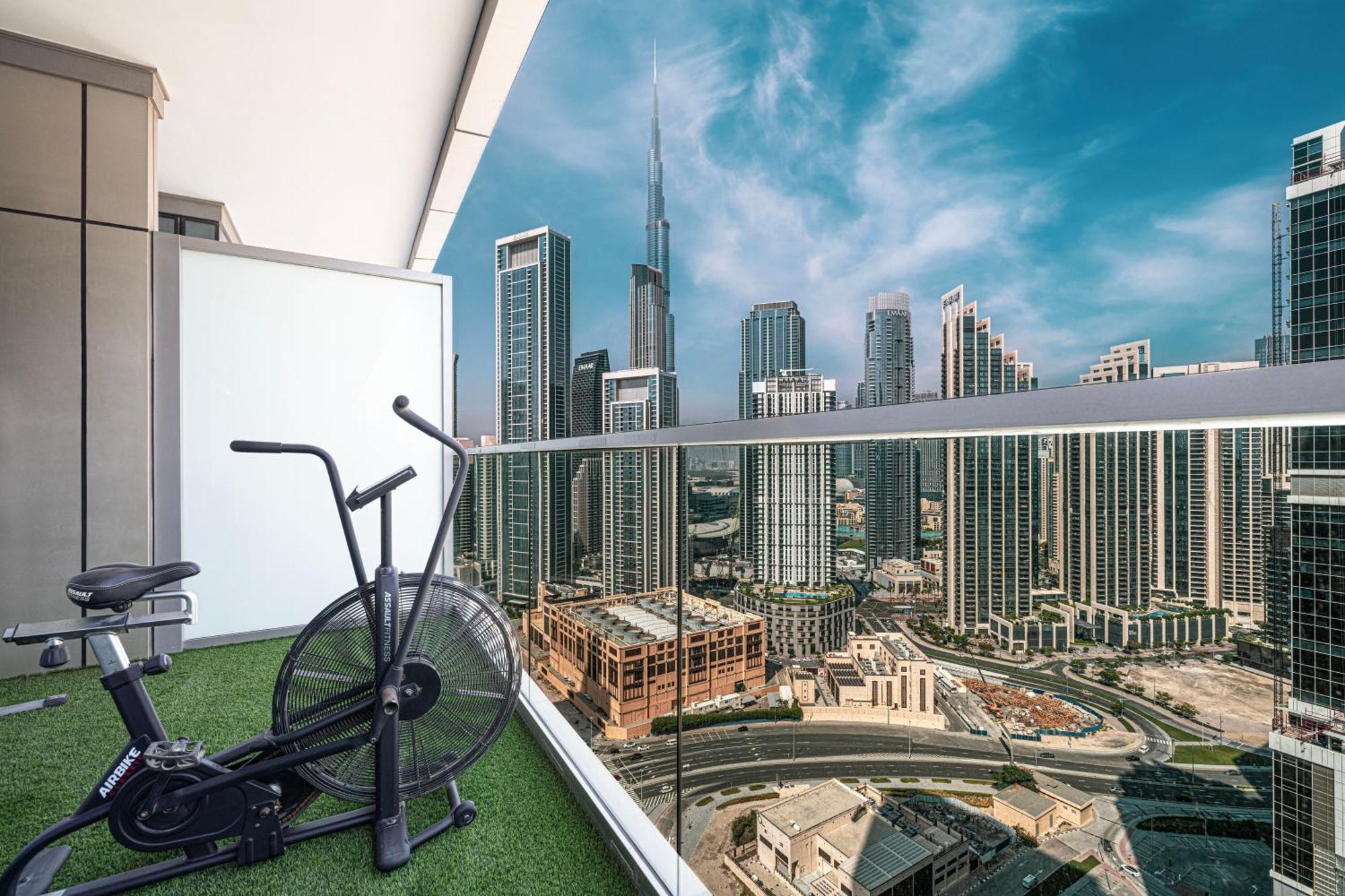 Boulevard 2 Bedroom Family With Burj Khalifa View And Infinity Pool In 64th Floor Downtown *