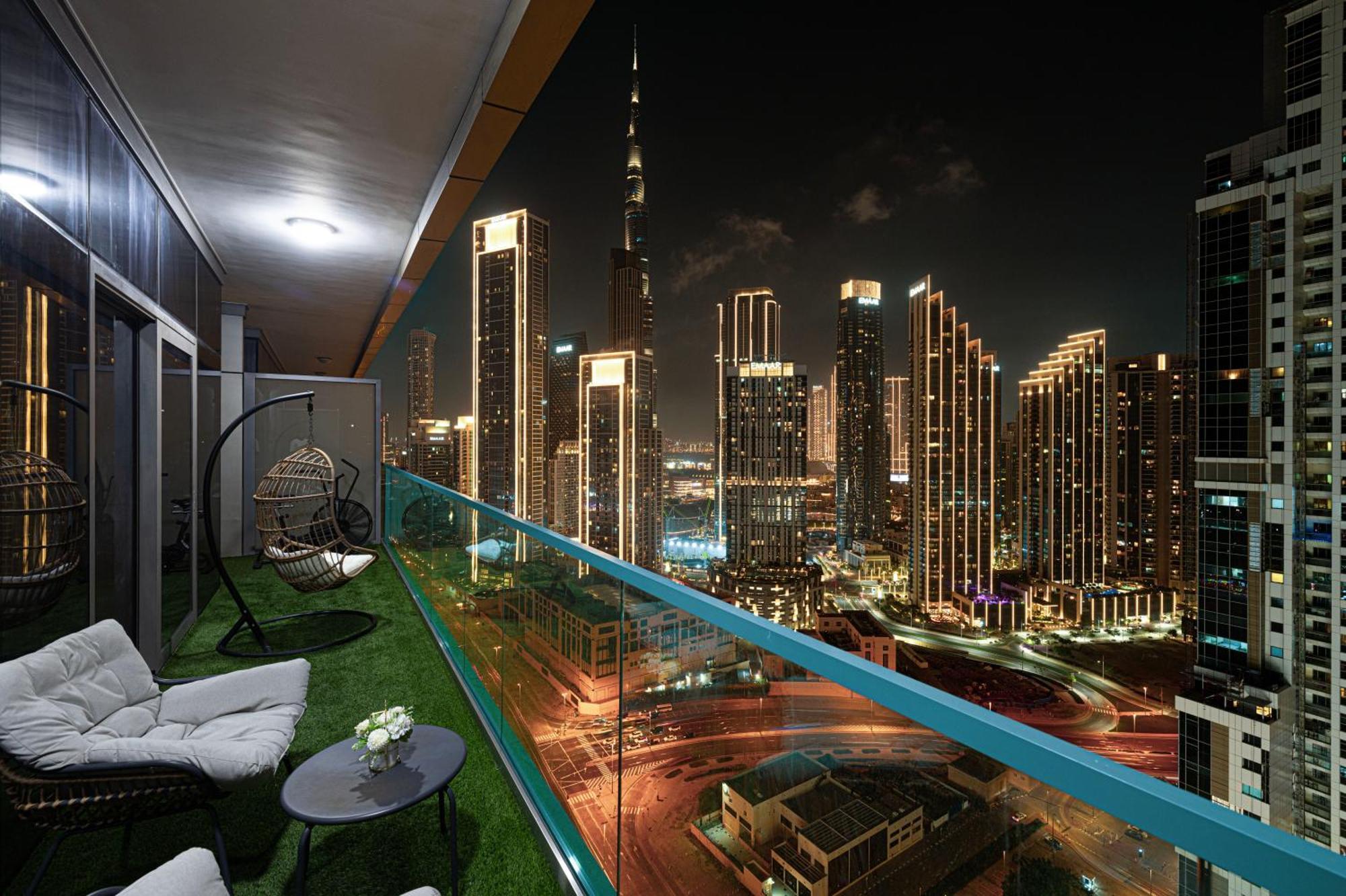 Boulevard 2 Bedroom Family With Burj Khalifa View And Infinity Pool In 64th Floor Downtown Apartment *
