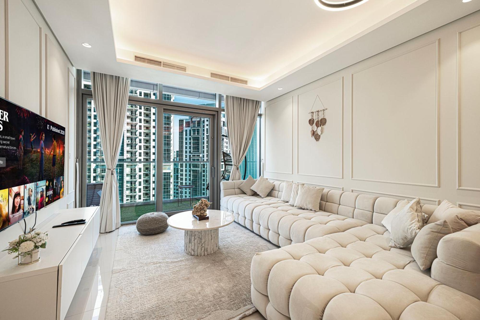 Boulevard 2 Bedroom Family With Burj Khalifa View And Infinity Pool In 64th Floor Downtown Apartment