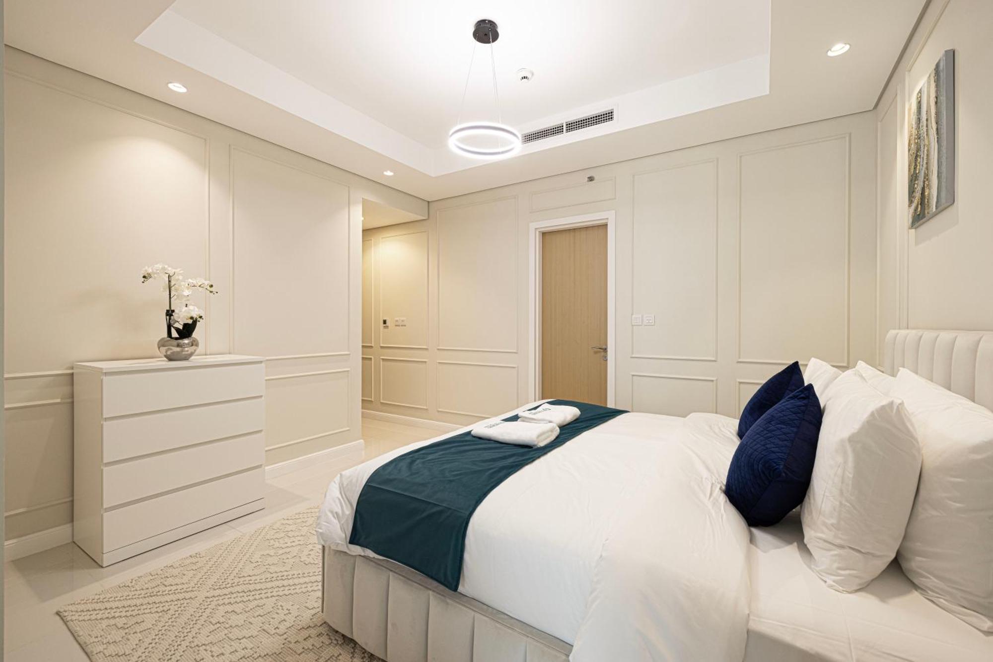 Boulevard 2 Bedroom Family With Burj Khalifa View And Infinity Pool In 64th Floor Downtown Apartment *