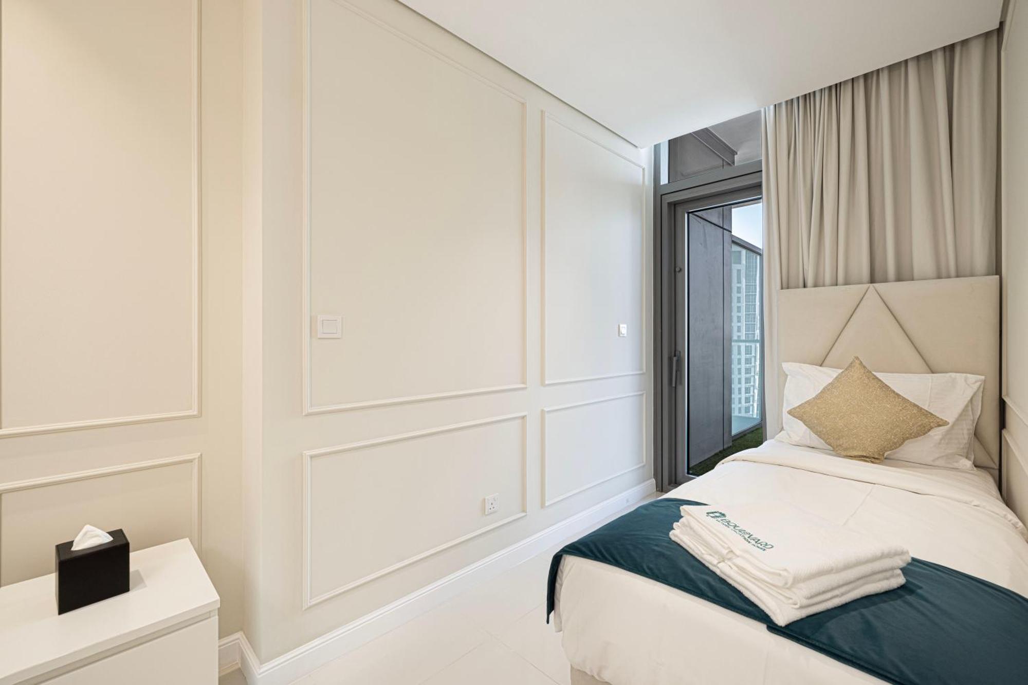Apartment Boulevard 2 Bedroom Family With Burj Khalifa View And Infinity Pool In 64th Floor Downtown